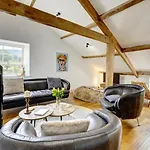 Loft 11 - Unique With Stunning Views