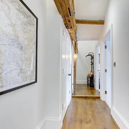 Loft 11 - Unique With Stunning Views דירה הרוגייט