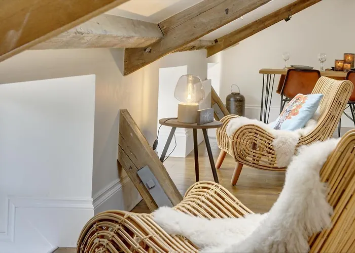 Loft 11 - Unique With Stunning Views Apartment *