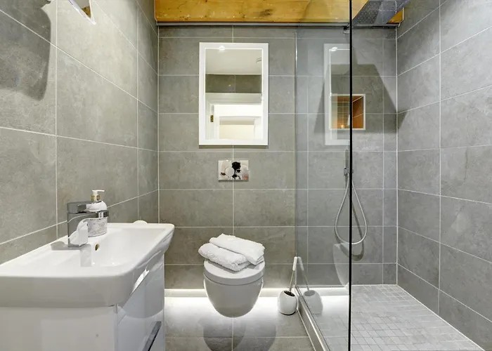 Loft 11 - Unique With Stunning Views Harrogate