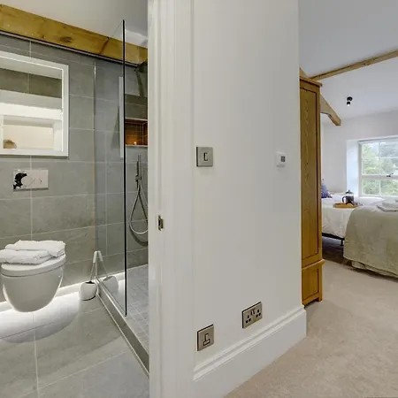 Loft 11 - Unique With Stunning Views Harrogate